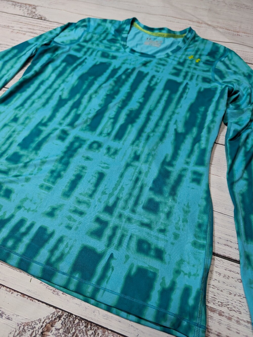 Under Armour HeatGear Long Sleeve Athletic Shirt XL Teal Blue Printed Top - Picture 3 of 11